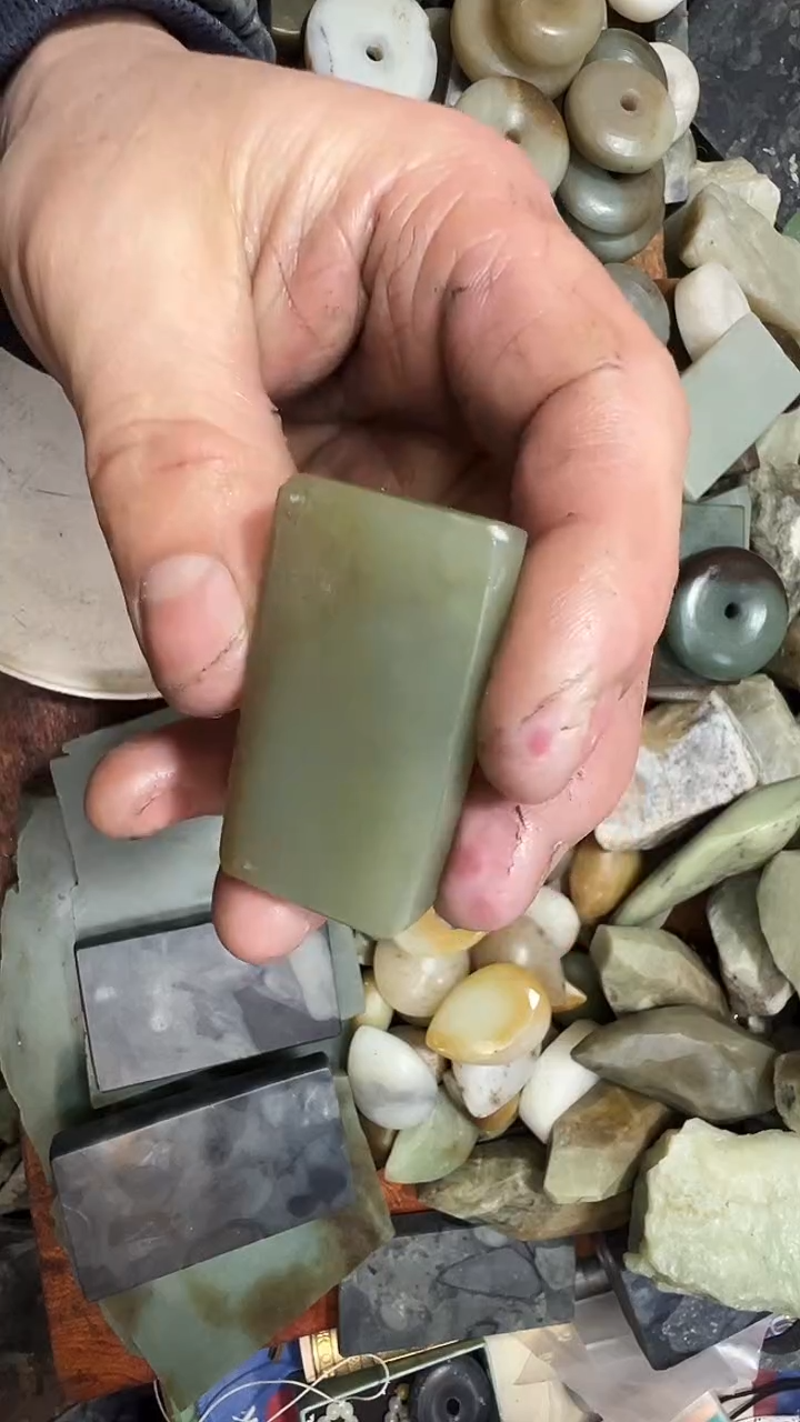 未镶嵌和田玉珠宝半成品1