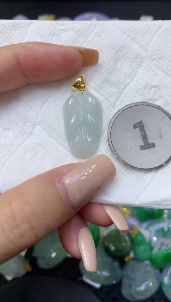 颈饰未镶嵌翡翠天然缅甸翡翠A货