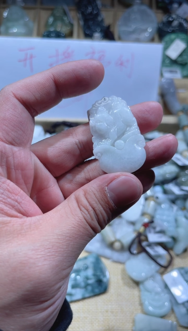 【闪购商品】翡翠颈饰未镶嵌天然缅甸A货翡翠（多样性发货）猪牌