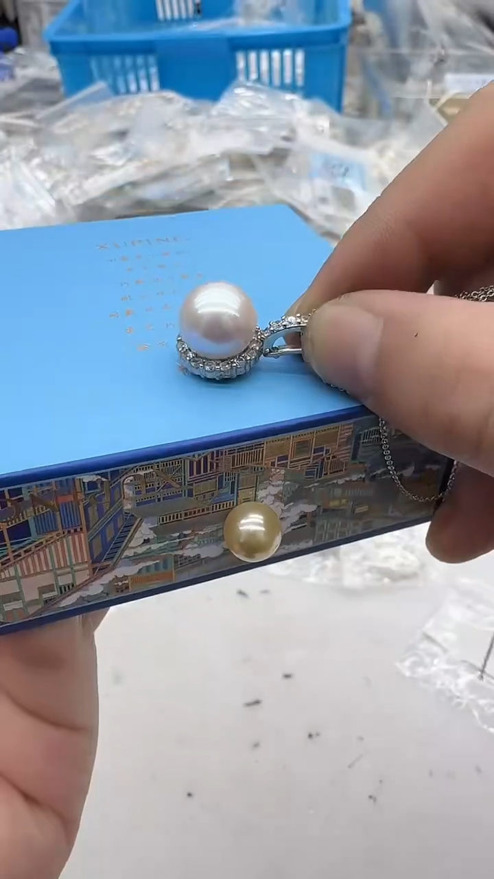 吊坠(赠链)未镶嵌淡水珍珠14mm 太阳花