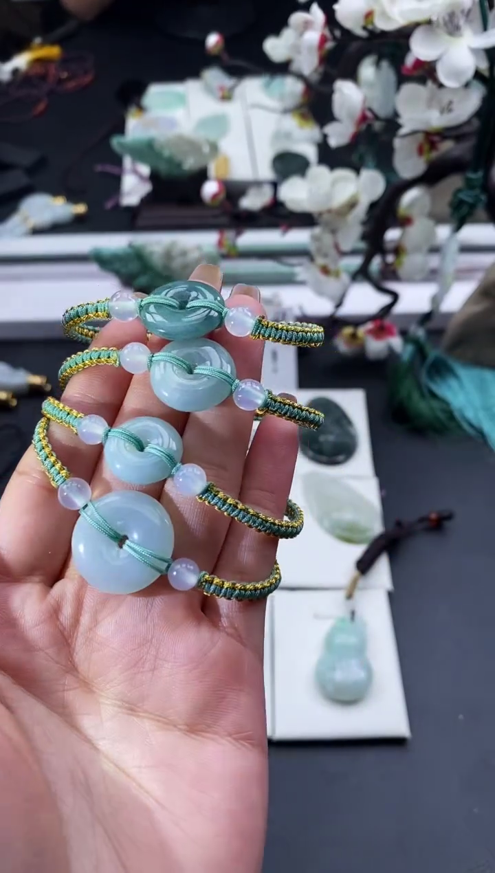 【闪购商品】翡翠吊坠(不含链)未镶嵌天然缅甸翡翠A货随机发一件