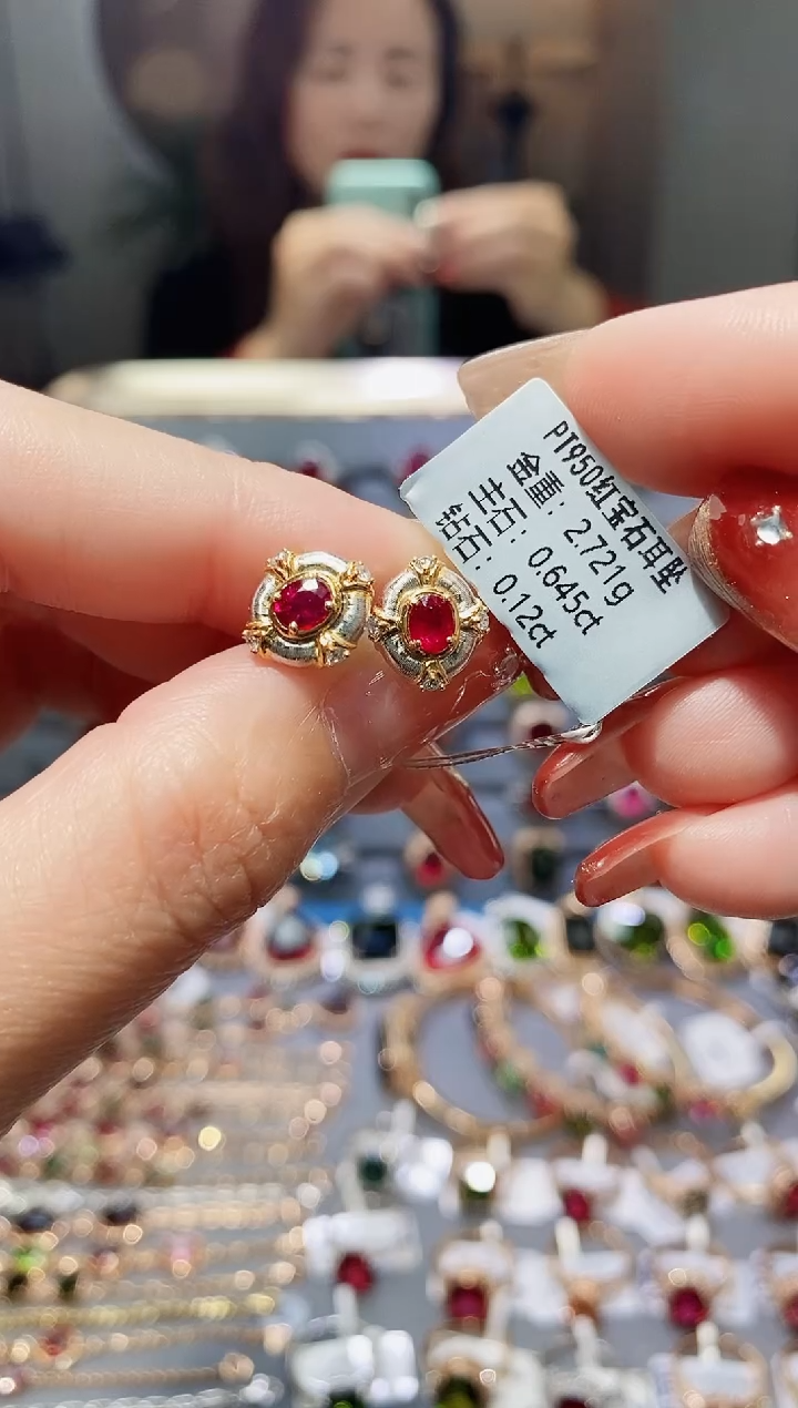 【闪购商品】红宝石耳饰铂Pt950镶嵌0.645