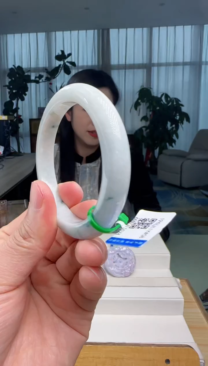 【闪购商品】翡翠手镯未镶嵌DY@@60B7J15024
