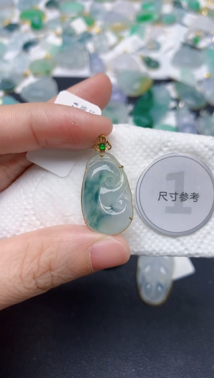 颈饰18K金镶嵌翡翠天然缅甸A货翡翠