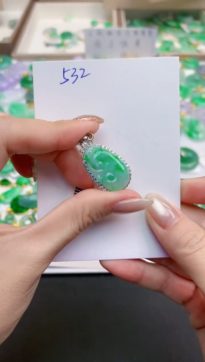 颈饰未镶嵌翡翠天然缅甸A货翡翠