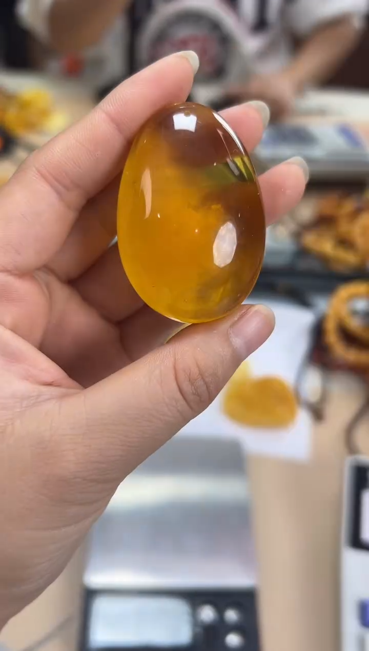 【闪购商品】琥珀裸石未镶嵌蜜蜡吊坠