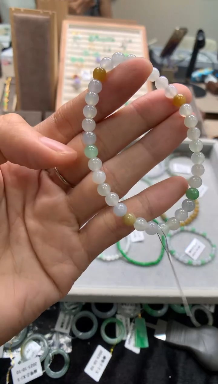 颈饰未镶嵌翡翠手串