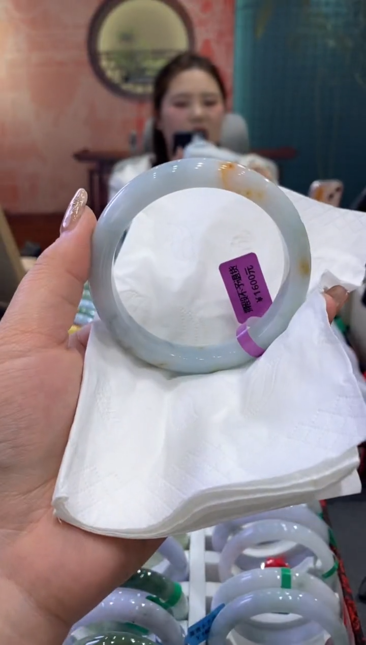 【闪购商品】翡翠手镯未镶嵌多人005428