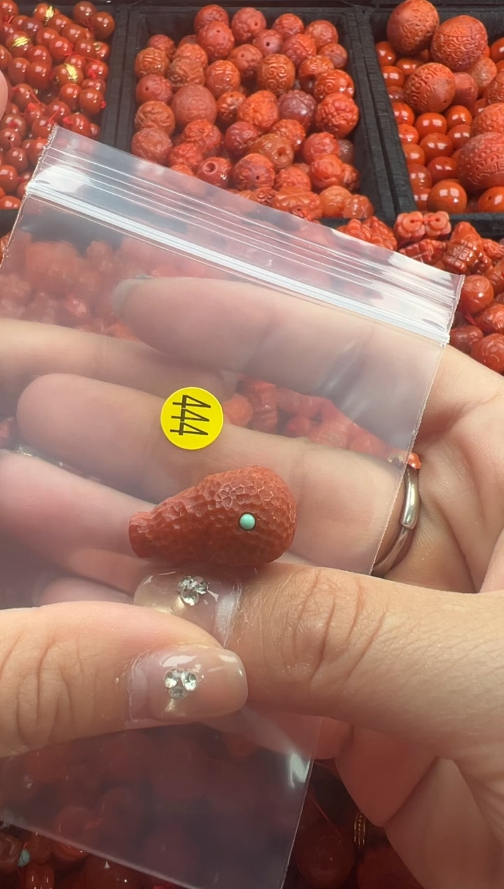 南红玛瑙未镶嵌颈饰1