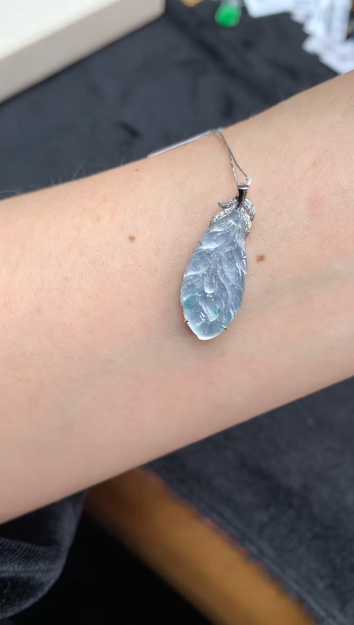 【闪购商品】翡翠颈饰18K金镶嵌羽毛