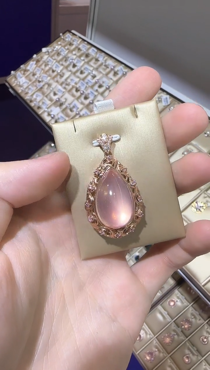 【闪购商品】芙蓉石颈饰银S925镶嵌13*19mm星光粉水晶