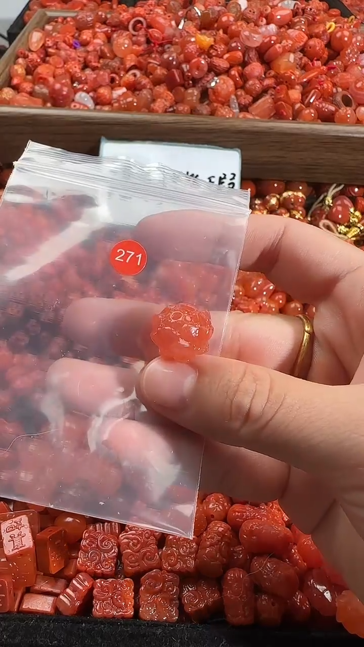 颈饰未镶嵌南红玛瑙1