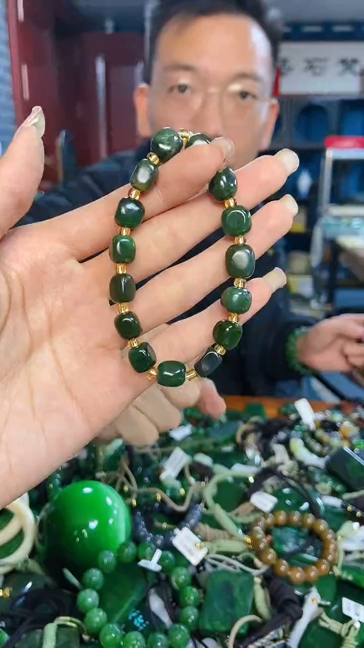 未镶嵌和田玉挂件1