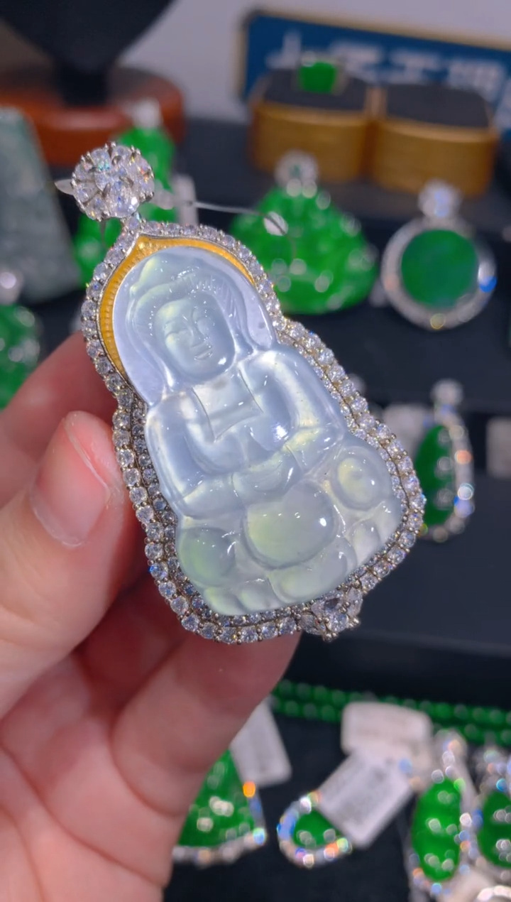 【闪购商品】翡翠颈饰未镶嵌37一季