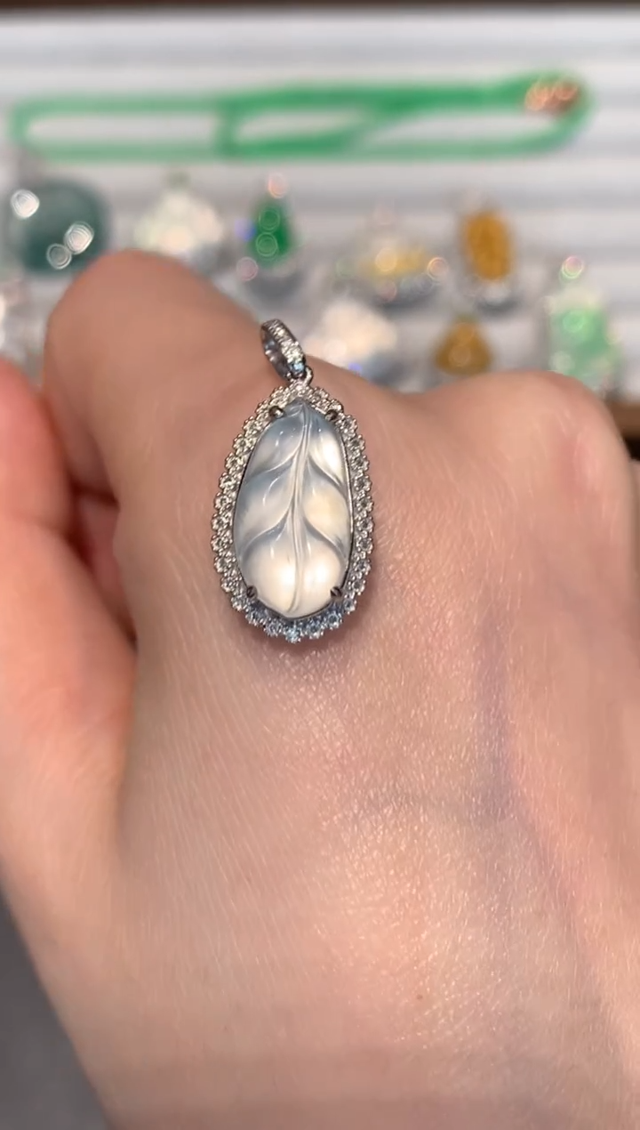 【闪购商品】翡翠吊坠(不含链)18K金镶嵌4980