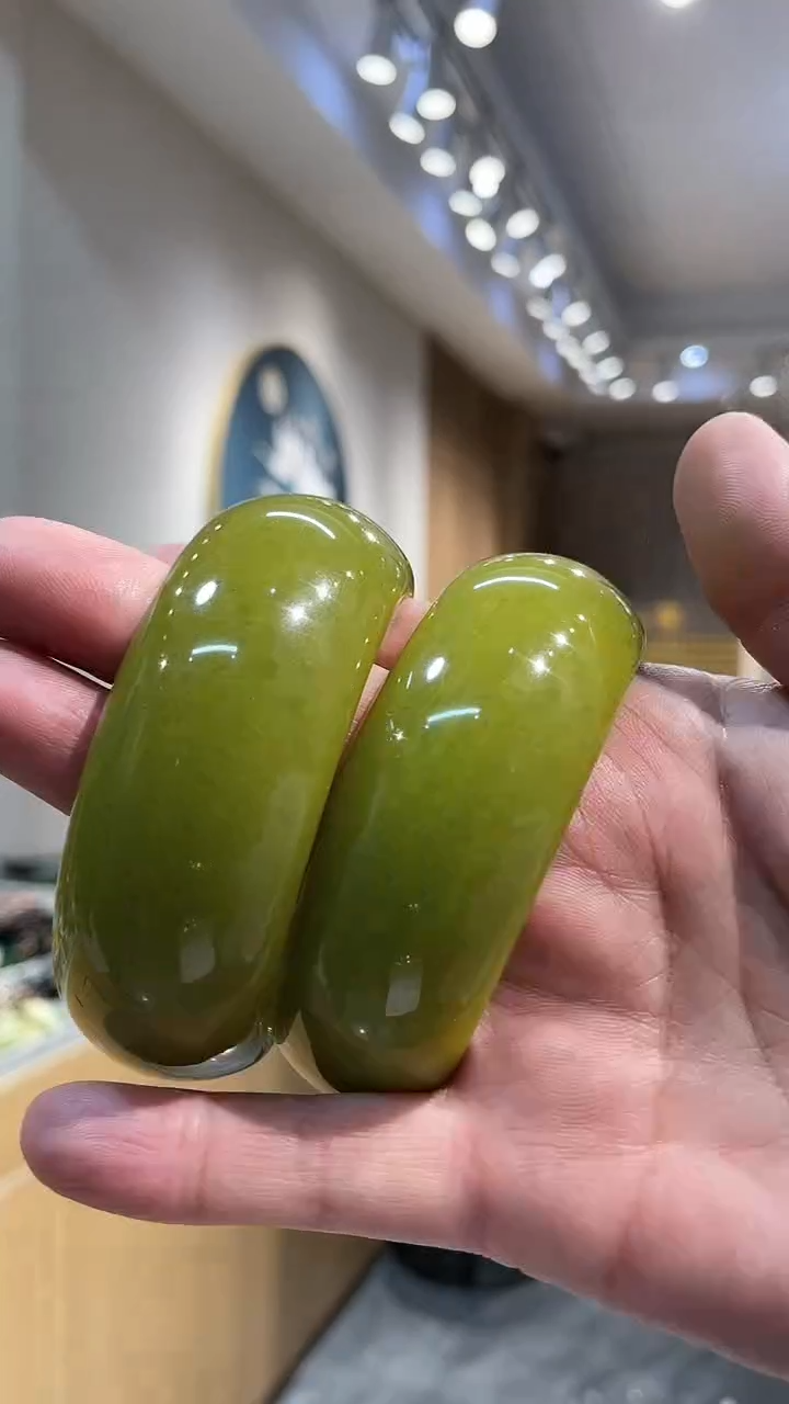 【闪购商品】岫玉手镯未镶嵌手镯多样式发货只发一个60