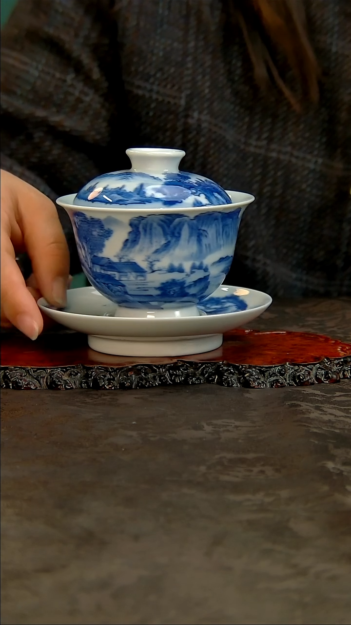 【闪购商品】青花手绘山水三才盖碗