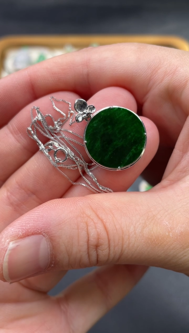 【闪购商品】翡翠颈饰18K金镶嵌8.........