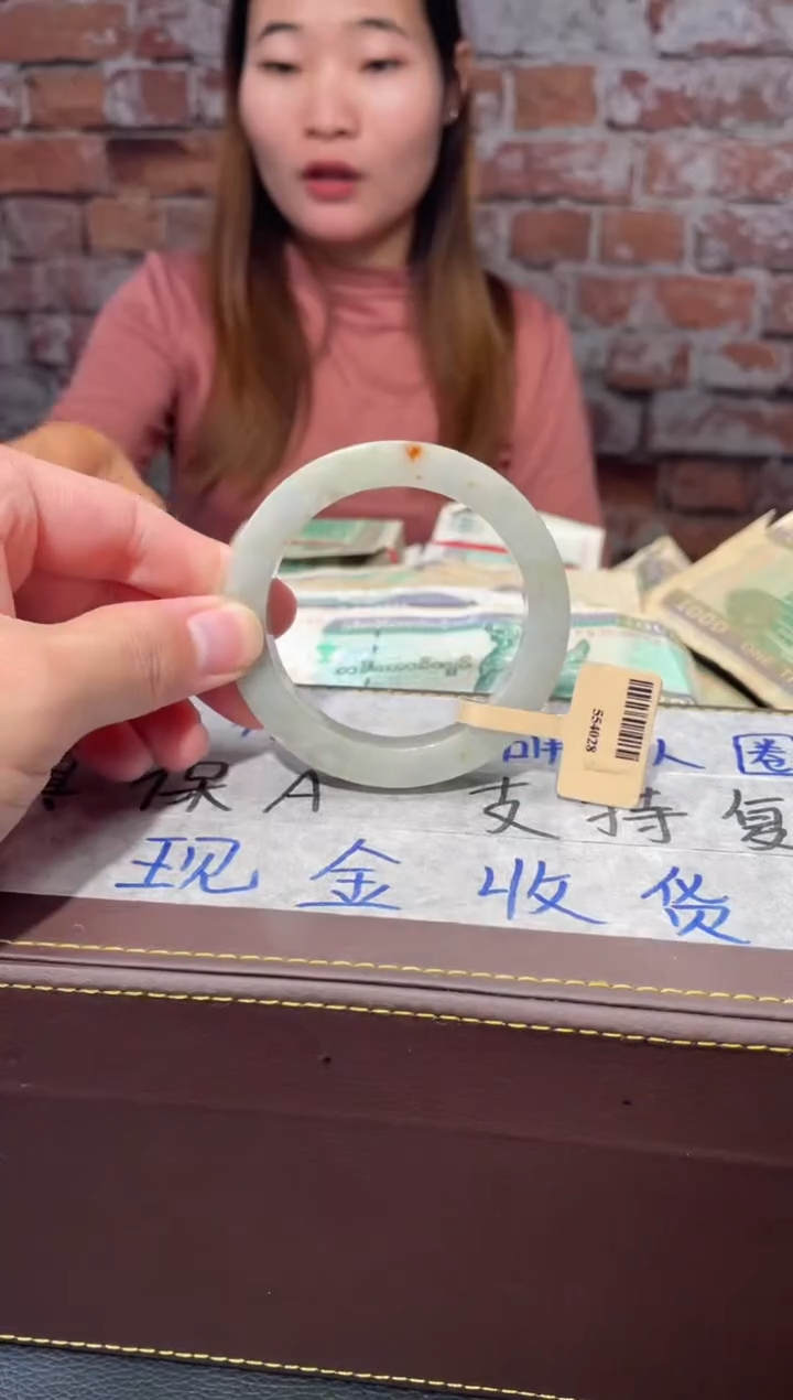 【闪购商品】定制翡翠手镯未镶嵌发一件/DDI02456