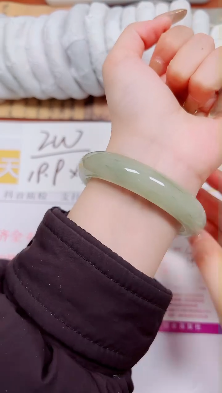 【闪购商品】石英质玉手镯未镶嵌K428-58.2