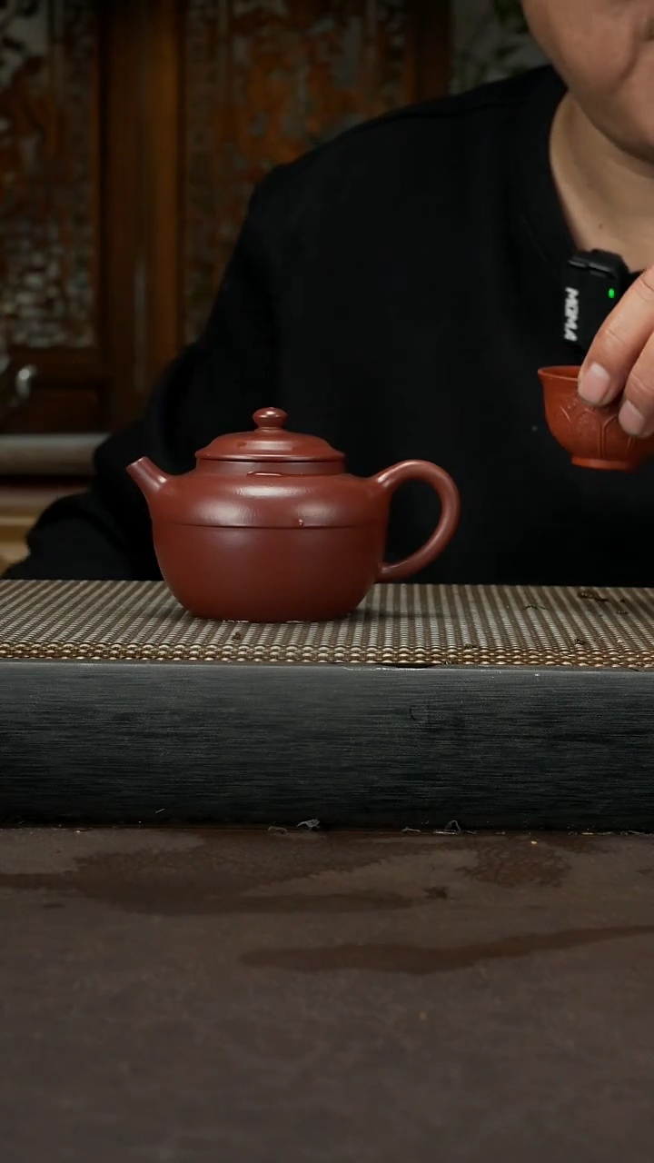 【闪购商品】紫砂茶壶朱泥大红袍 腰线莲子170cc 038