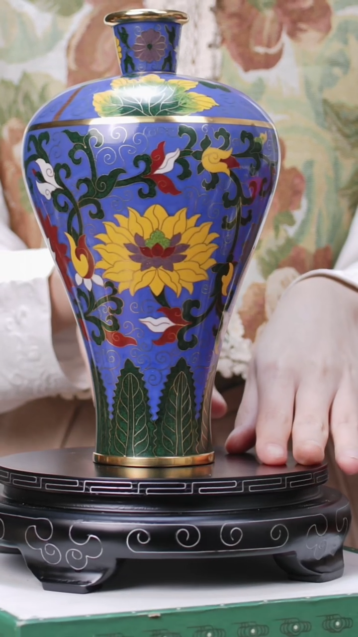 【闪购商品】非遗技艺 景泰蓝缠枝梅瓶