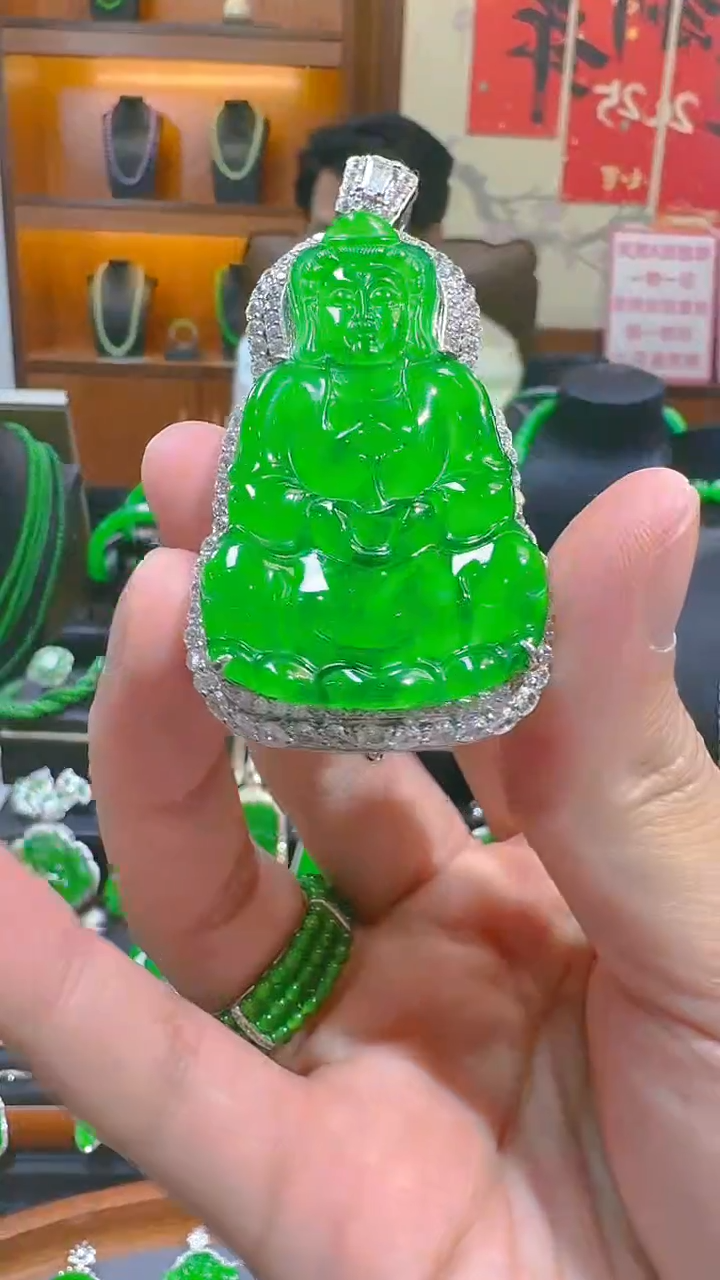 【闪购商品】翡翠吊坠(赠链)银S925镶嵌天然A货翡翠