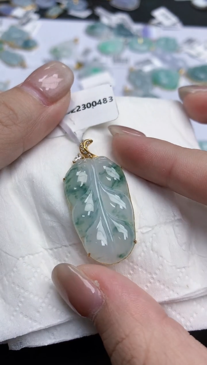 【闪购商品】翡翠颈饰18K金镶嵌天然缅甸翡翠A货