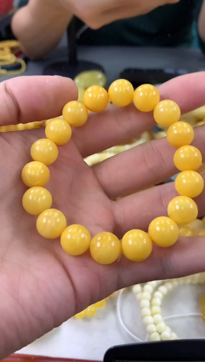 【闪购商品】琥珀裸石未镶嵌手串