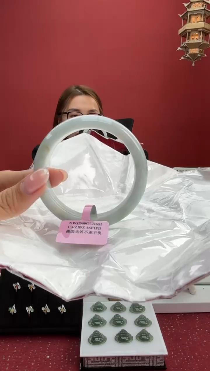 【闪购商品】翡翠手镯未镶嵌6手镯