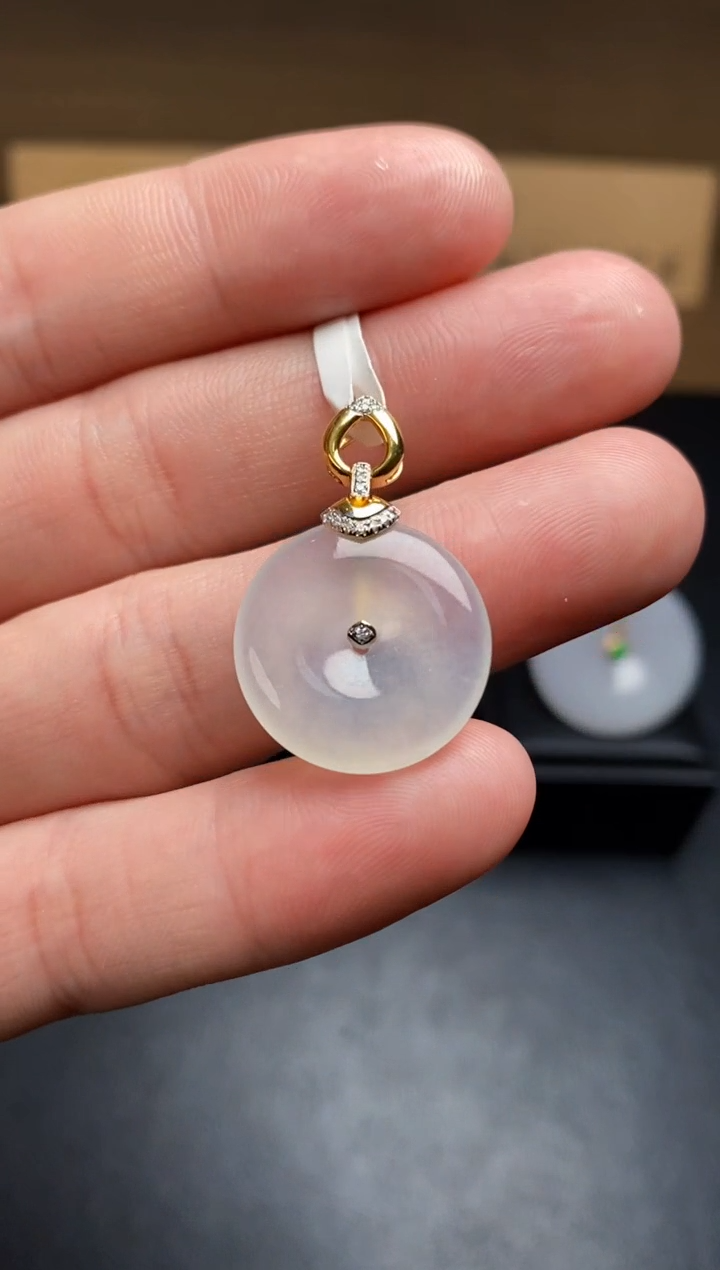 【闪购商品】翡翠颈饰18K金镶嵌翡翠