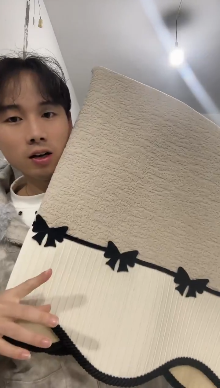 雪尼尔110*300  浅咖蝶衣