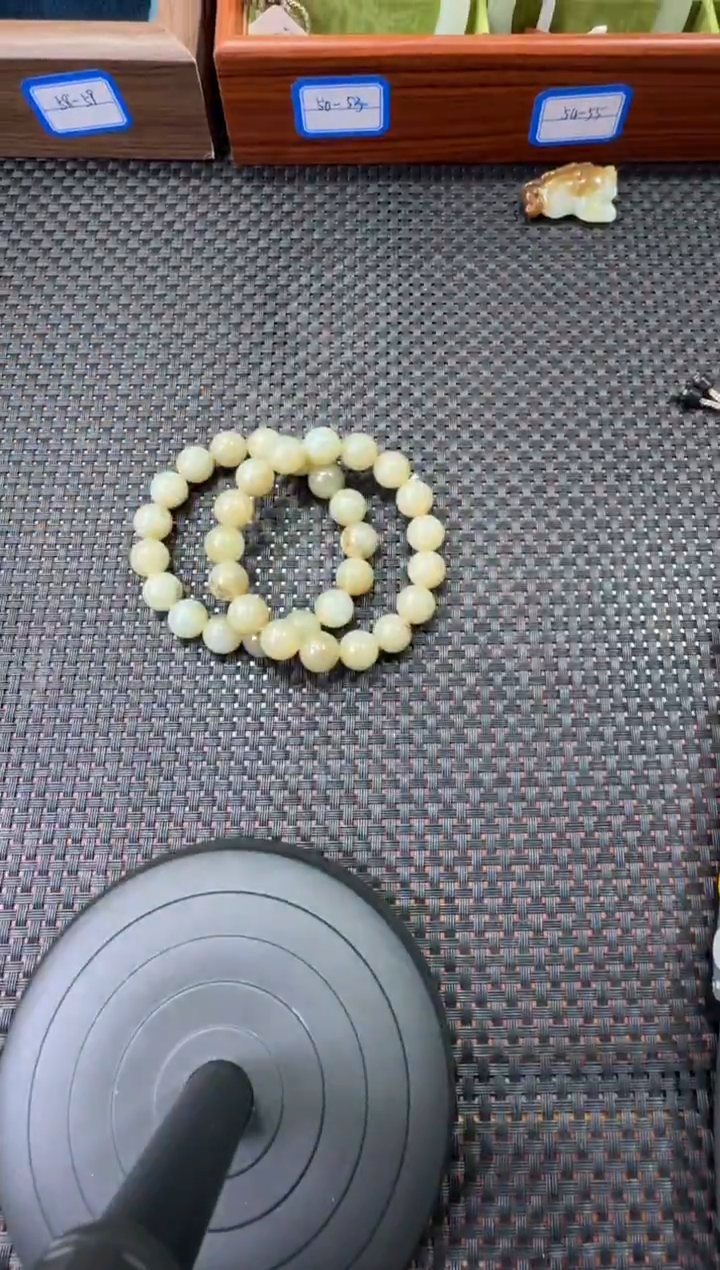 未镶嵌手串和田玉近矿卡12手串多样性发其一