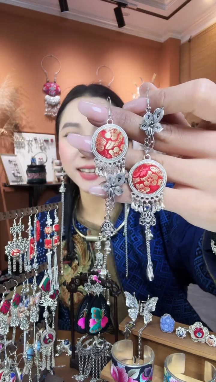 【闪购商品】刺绣纯手工民族风耳环