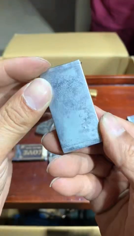 8新中古商品，瑕疵品，不保好坏。513