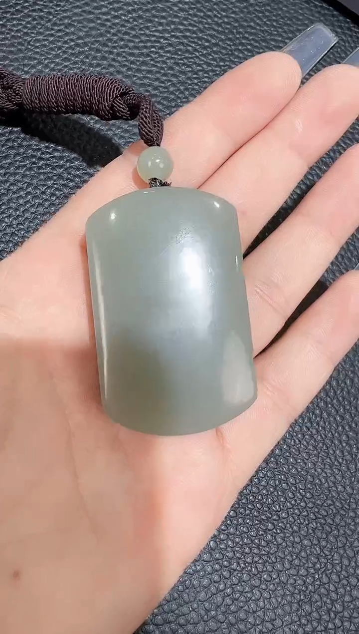 【闪购商品】和田玉吊坠(赠链)未镶嵌且末料青白玉无事牌01080S