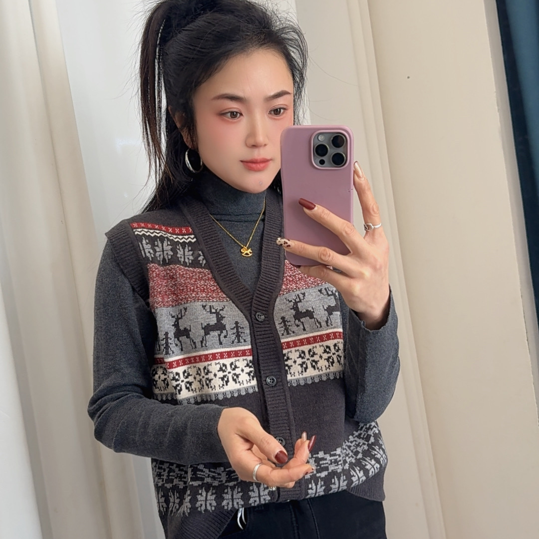 红衣俏家时尚两件套