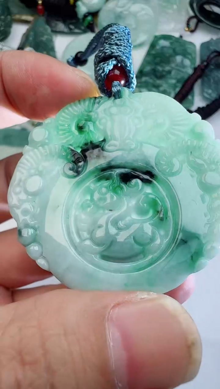 【闪购商品】翡翠颈饰未镶嵌1111111111
