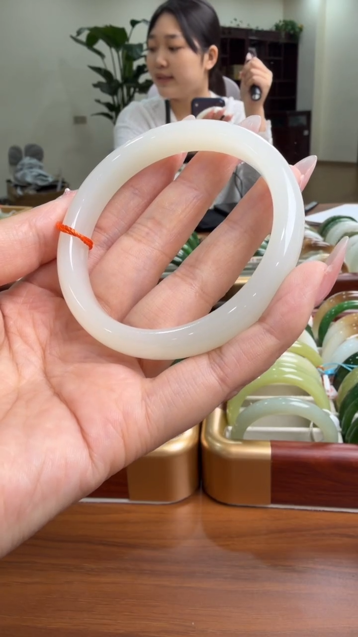 颈饰未镶嵌和田玉手镯62