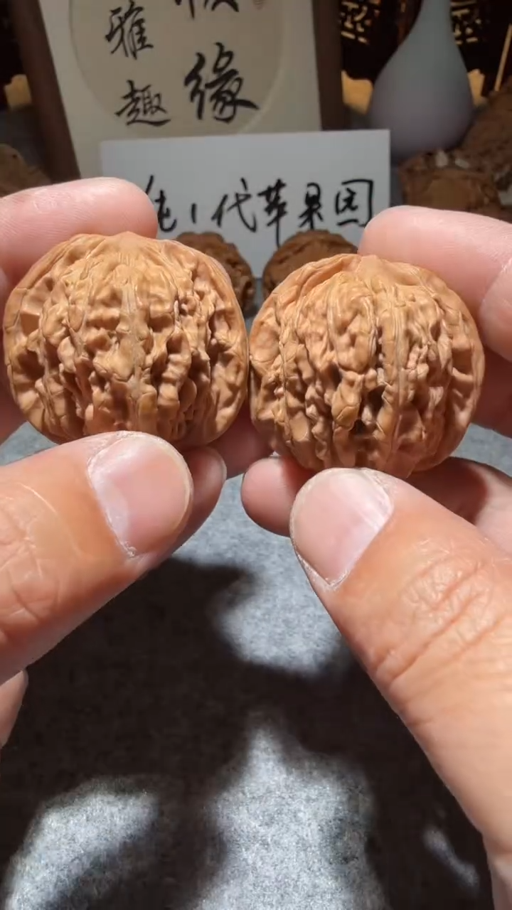 把件文玩核桃【核缘雅趣】39左右汉高楼，同尺寸随机发