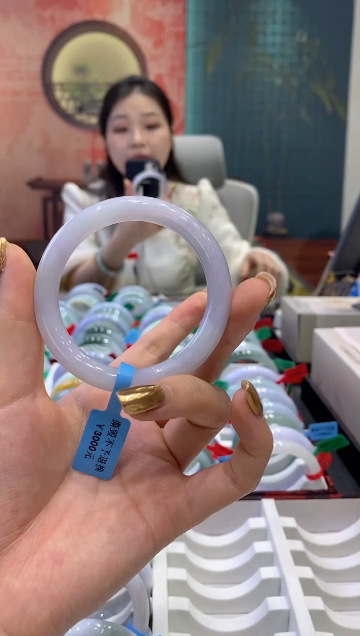 【闪购商品】翡翠手镯未镶嵌多人17753