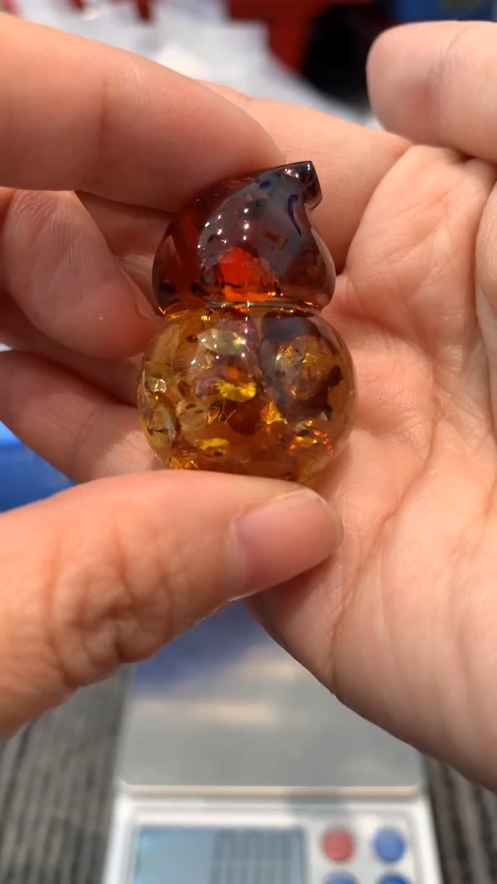 未镶嵌琥珀珠宝奇石86