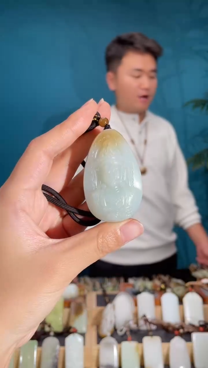 颈饰未镶嵌和田玉1