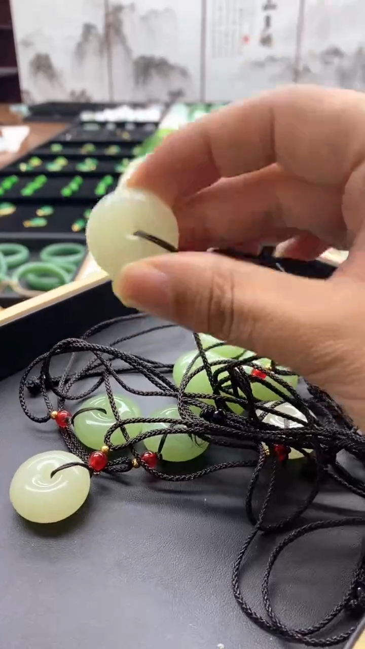 和田玉（碧玉）未镶嵌吊坠(赠链)平安扣