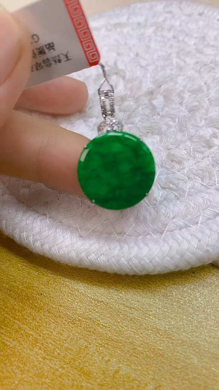 颈饰18K金镶嵌翡翠新号开播 全场乱卖