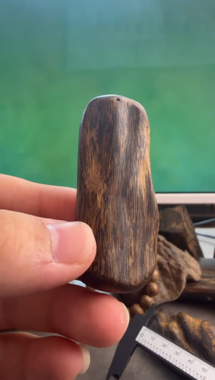 沉香吊坠越南多样性发一