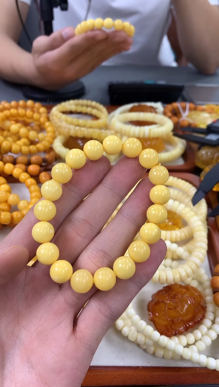 【闪购商品】琥珀裸石未镶嵌手串