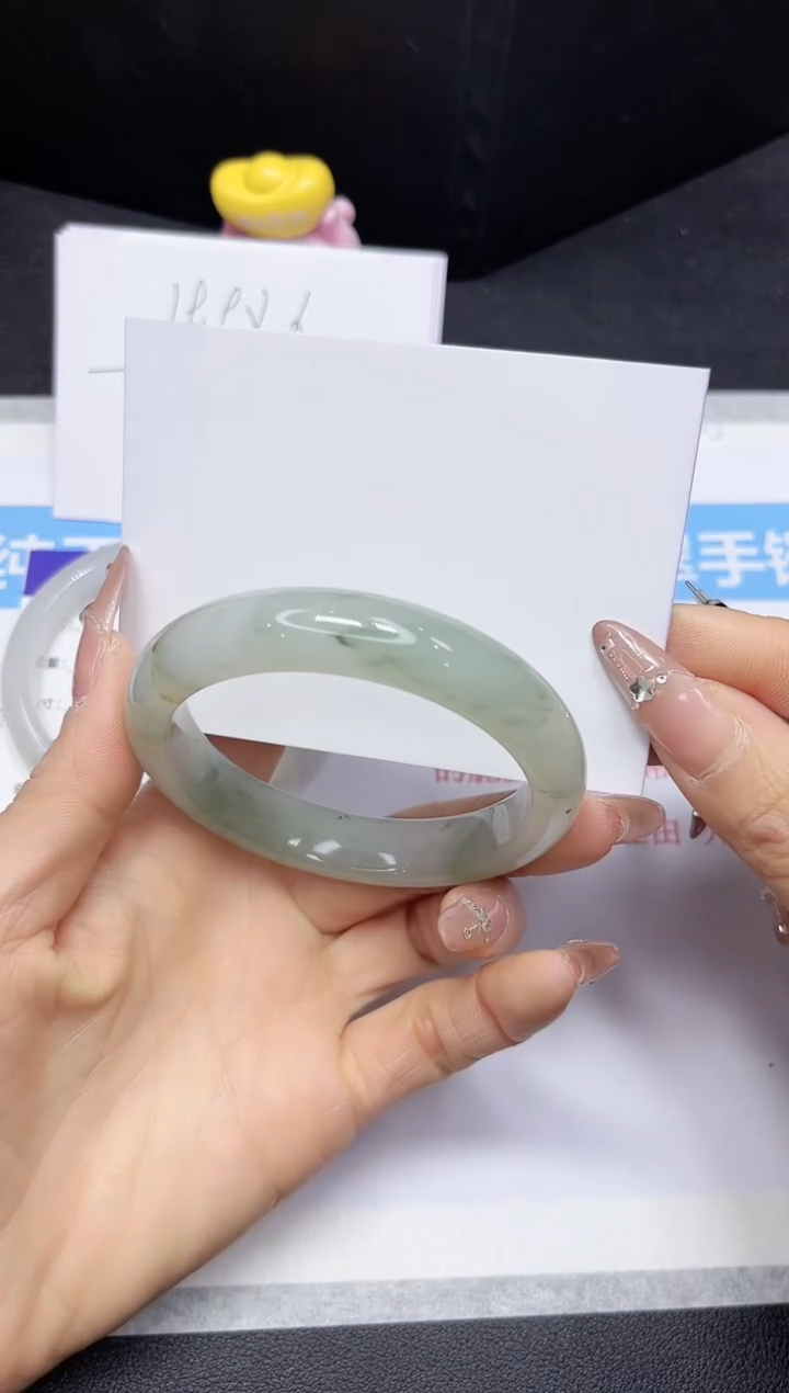 【闪购商品】石英质玉手镯未镶嵌192