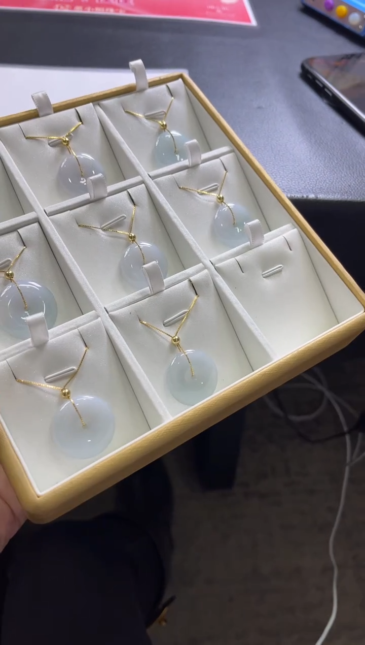 【闪购商品】翡翠吊坠(赠链)未镶嵌Y76/多样性发一件