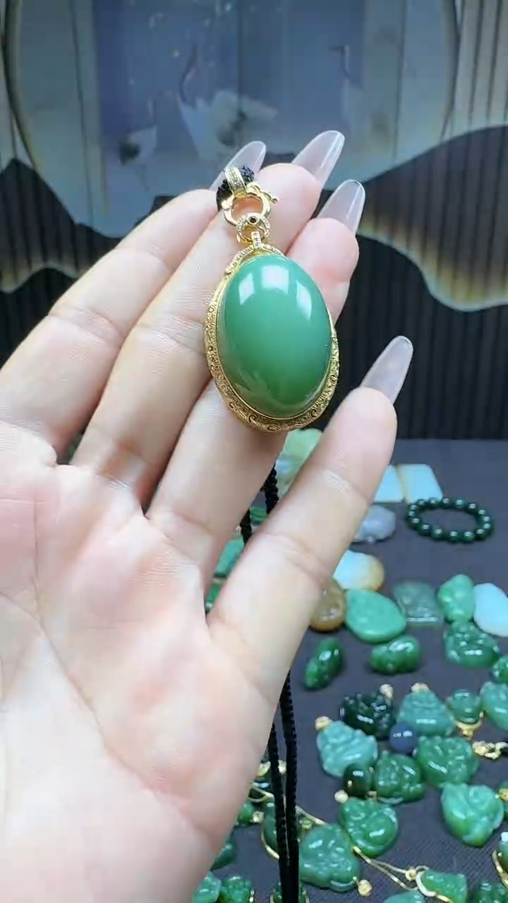 【闪购商品】和田玉18K金镶嵌挂件1
